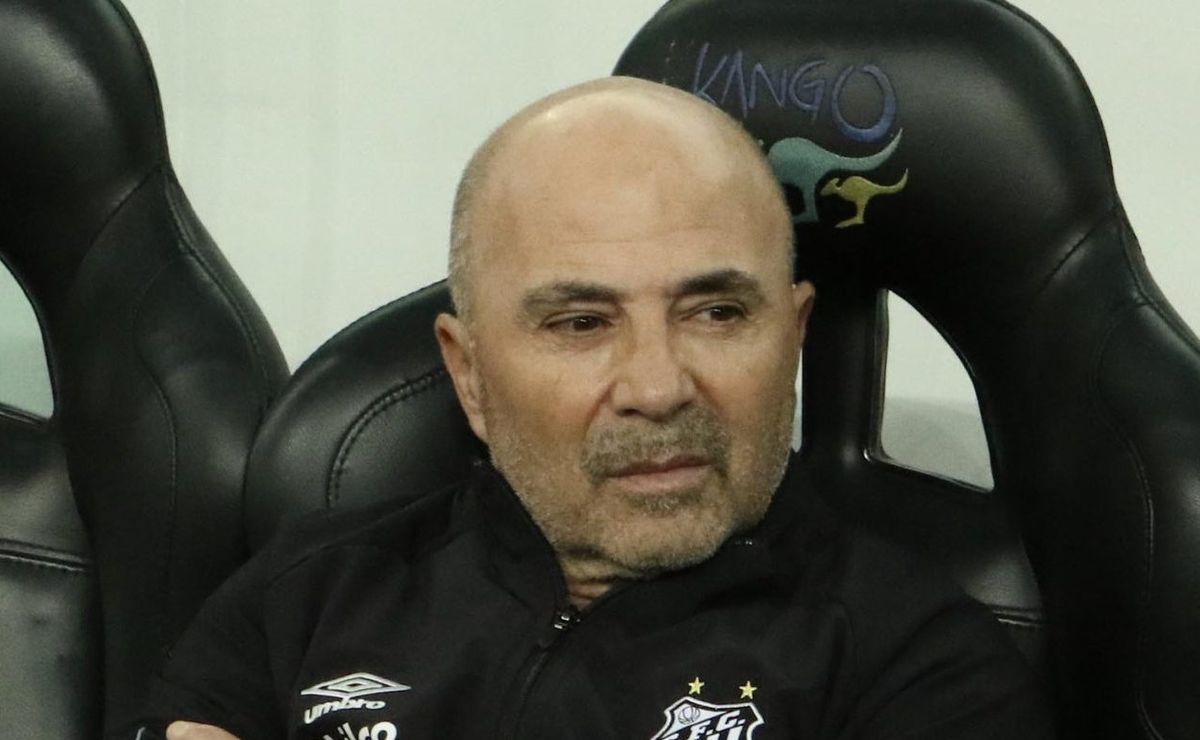 carille 'balança' no santos, mas jorge sampaoli não foi procurado por marcelo teixeira