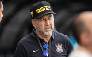 augusto melo se reúne com lideranças da gaviões da fiel; veja assuntos