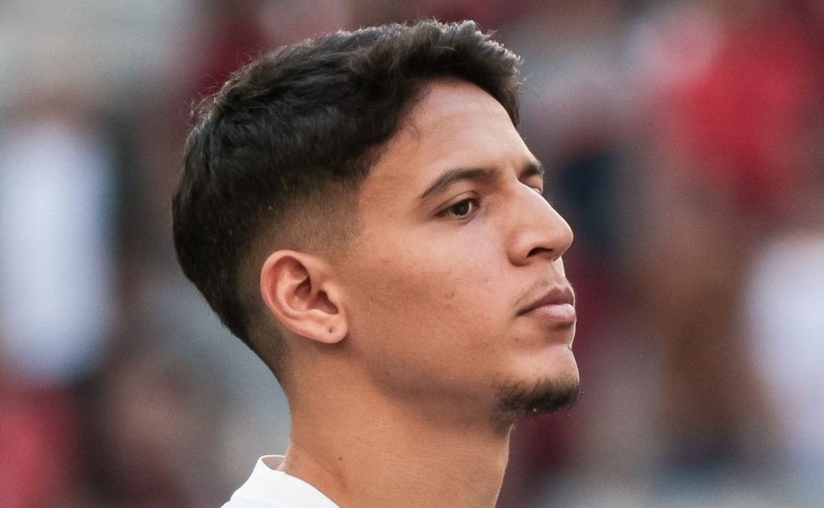 expulsão de gustavo henrique abre espaço para caetano voltar ao corinthians após meses