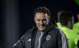 com 12 desfalques, milito deve repetir feito de levir culpi no comando do atlético mg