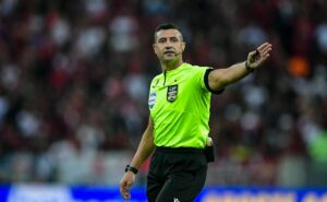 bráulio da silva machado irrita torcida do flamengo: "mais um jogo sendo garfados"