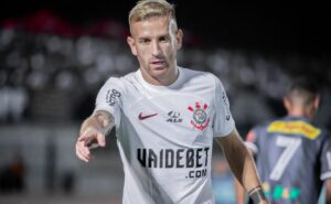 pedro henrique toma decisão sobre saída do corinthians e nega ida ao vitória 