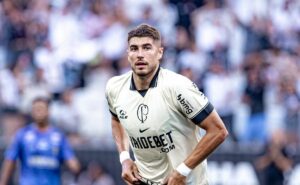 pedro raul ganha oportunidade entre os titulares do corinthians