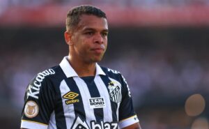 sandry volta ao santos e vira possível opção para fábio carille