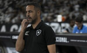 artur jorge, técnico do botafogo, elogia fluminense após clássico: “muito difícil”