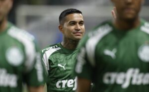 abel ferreira decide situação de dudu na escalação do palmeiras diante do bragantino