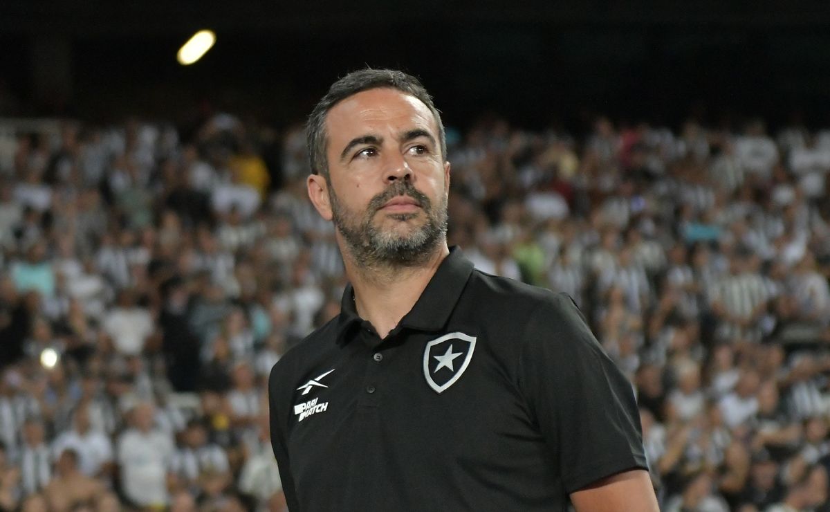 botafogo coloca contratação de meia como urgência e dá prioridade ao setor