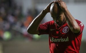 patrick: de aclamado à criticado; como o meia saiu em alta do inter para contestado no santos