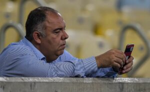 r$ 26 milhões: marcos braz oferece contrato até 2028 para anunciar camisa 8 no flamengo