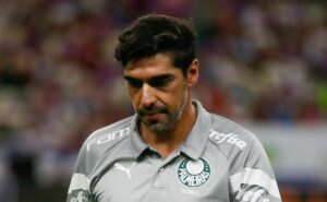 problema para abel: murilo é diagnosticado com entorse no tornozelo, e pode desfalcar no clássico