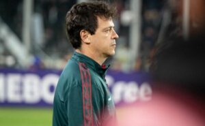 fernando diniz decide poupar atacante do fluminense em duelo contra o botafogo; saiba detalhes