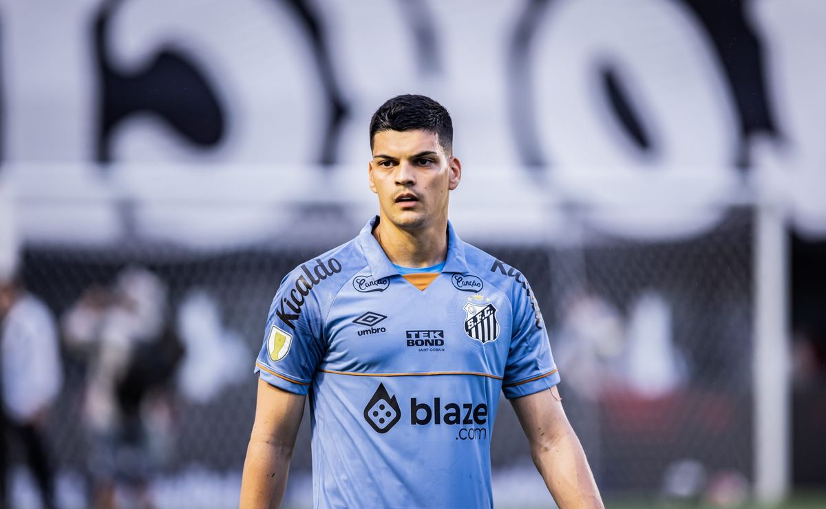 gabriel brazão descarta favoritismo do santos diante do botafogo sp