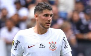 corinthians pode receber jogador do grêmio se liberar pedro raul