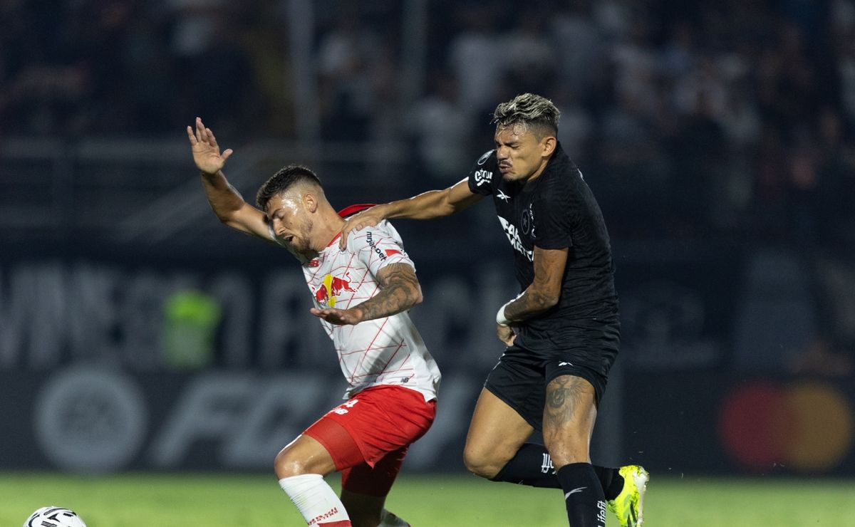 botafogo está invicto contra o bragantino há quase quatro anos e busca manter marca