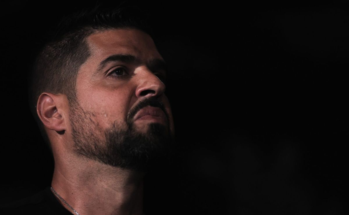 demissão de antónio oliveira no corinthians vira consenso na fiel após 7 jogos sem vencer no brasileirão