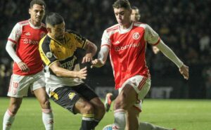 internacional sofre empate na reta final e empata com criciúma; confira as notas