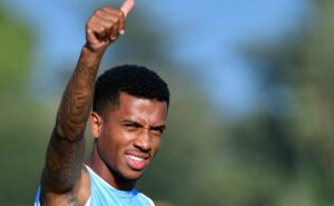 flamengo contata meia marco antônio, confirma empresário; lazio espera € 6 milhões