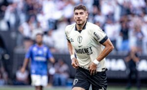 pedro raul não se encaixa com antónio oliveira e corinthians vê urgência por novo 9   