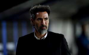 eduardo dominguez, técnico do estudiantes, avisa que grêmio não terá vida fácil: “mostrar a cara”