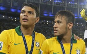 thiago silva surpreende com análise sobre neymar, ex santos: "não entendo muitas coisas"
