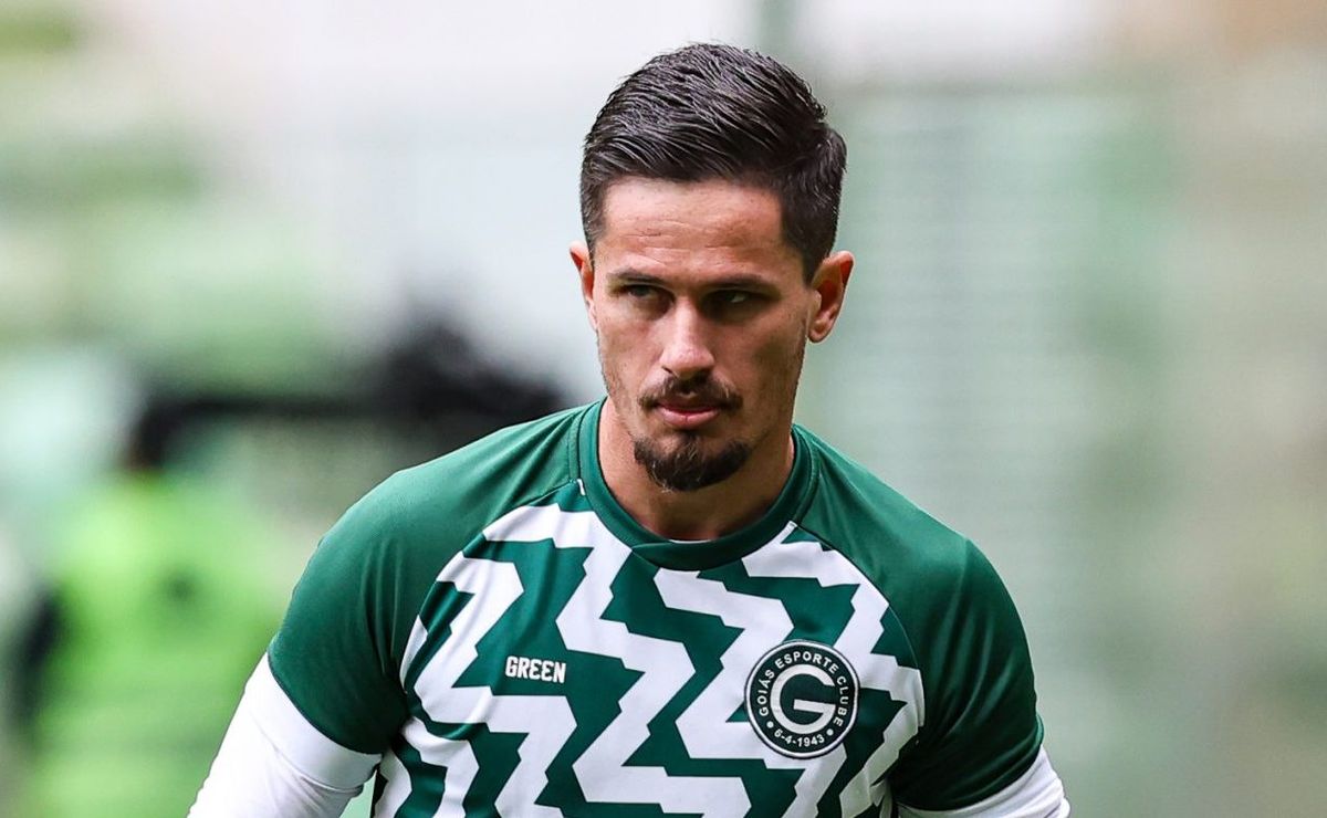 corinthians decide contratar tadeu e hugo souza após negativa por santos