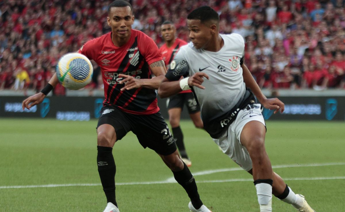 corinthians consegue empate nos acréscimos contra athletico pr pelo brasileirão