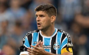situação de kannemann preocupa o grêmio e pode resultar em desfalque no grenal 442