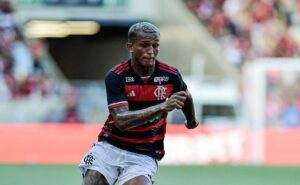 wesley fica perto de sair do flamengo e negócio repercute: “pagar o avião”