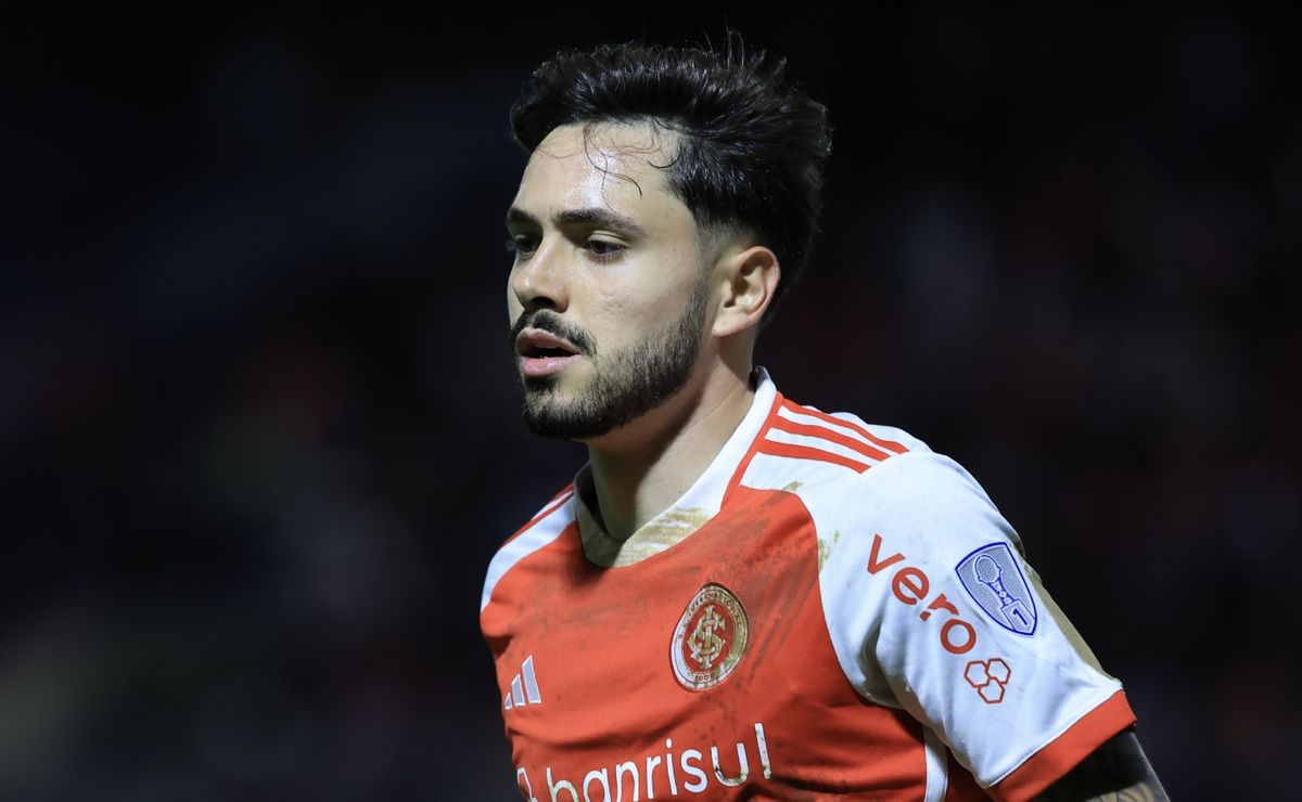 palmeiras finaliza contrato com internacional para oficializar a compra de maurício