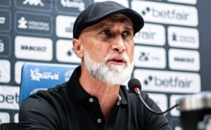 Álvaro pacheco não garante retorno de gary medel, mesmo com joão victor suspenso