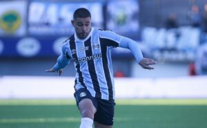 grêmio vence fluminense e quebra jejum de dois meses sem vencer no brasileirão