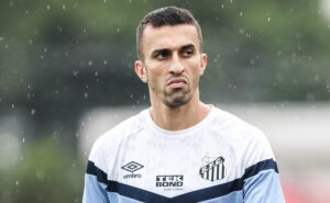 atlético mg decide contratar joão schmidt e aceita abater valores de patrick ao santos