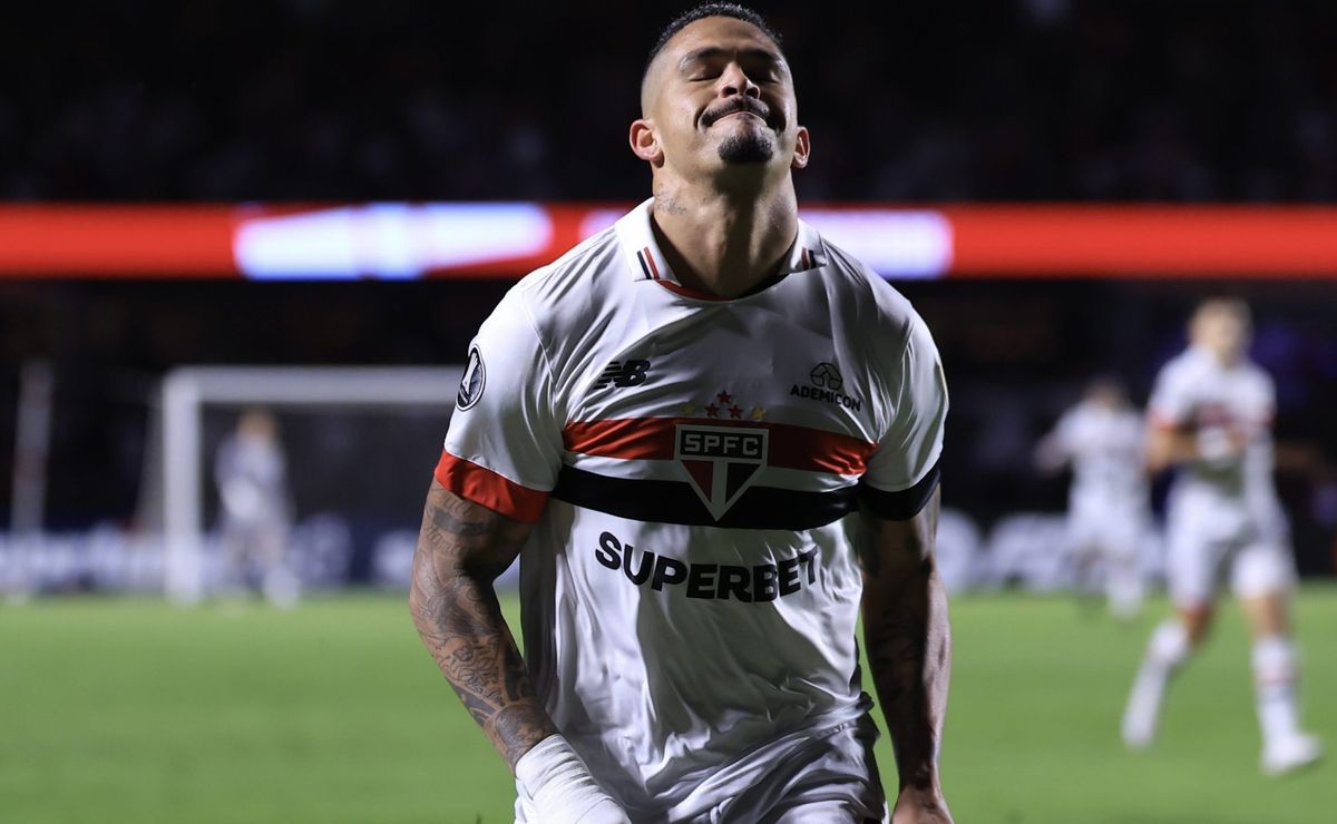 artilheiro do são paulo, luciano enfrentará sua segunda maior vítima