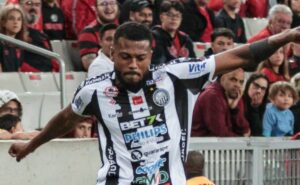 operário ganha o reforço de marcelo cirino e +8 jogadores contra o santos