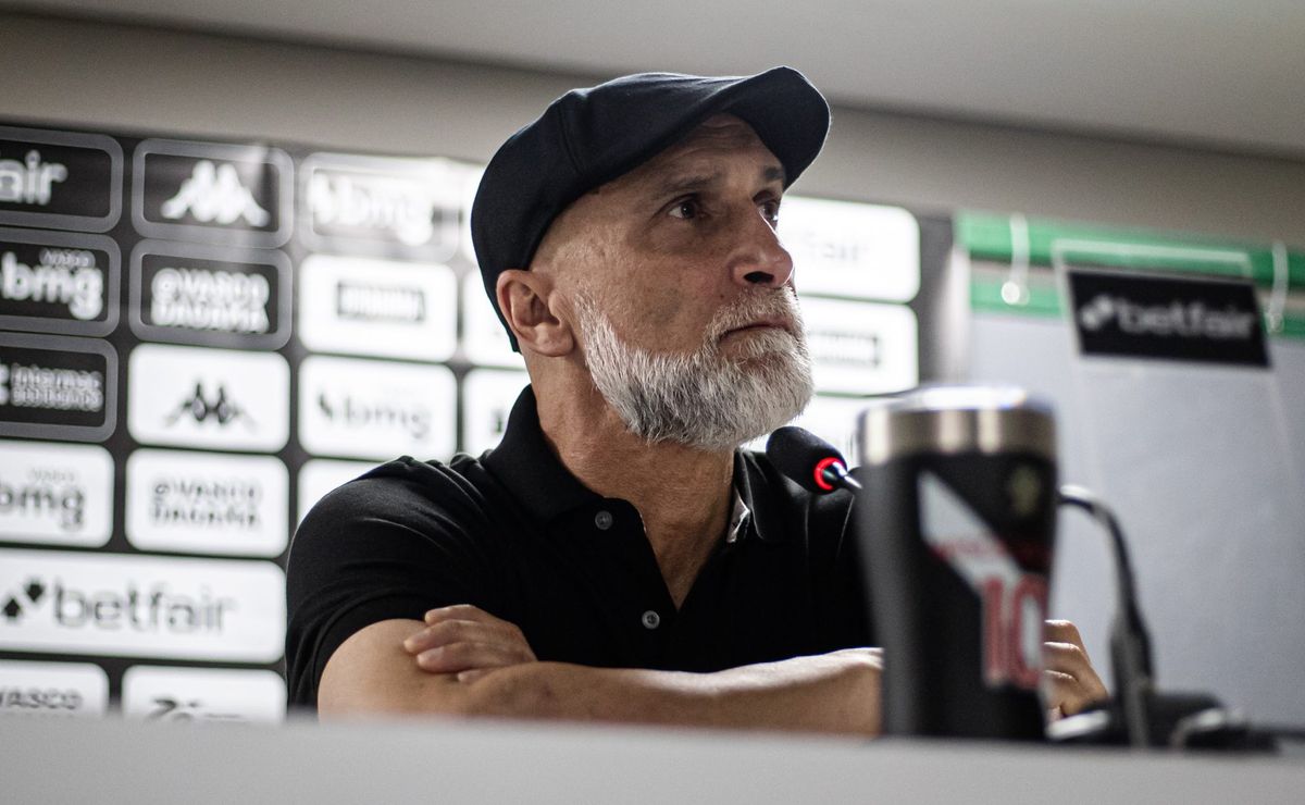 Álvaro pacheco não convence em treinos e jogador fica incomodado no vasco; entenda