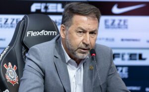 augusto melo detalha problema com vai de bet e aponta culpado pela rescisão: “usam o corinthians politicamente”