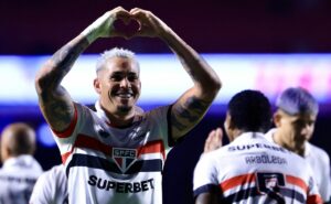são paulo vence criciúma em casa, pelo brasileirão, e afasta crise; veja atuações