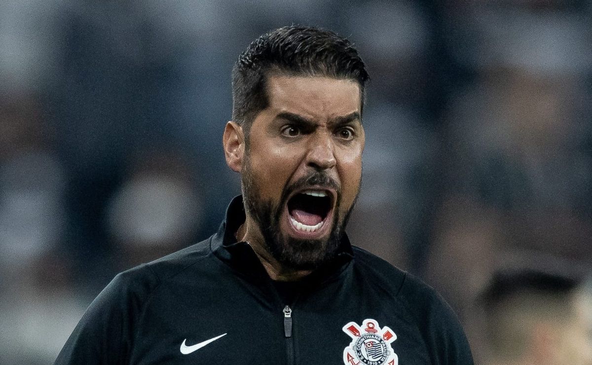 antónio oliveira faz alerta ao pedir reforço no corinthians: “tenho claro uma exigência”