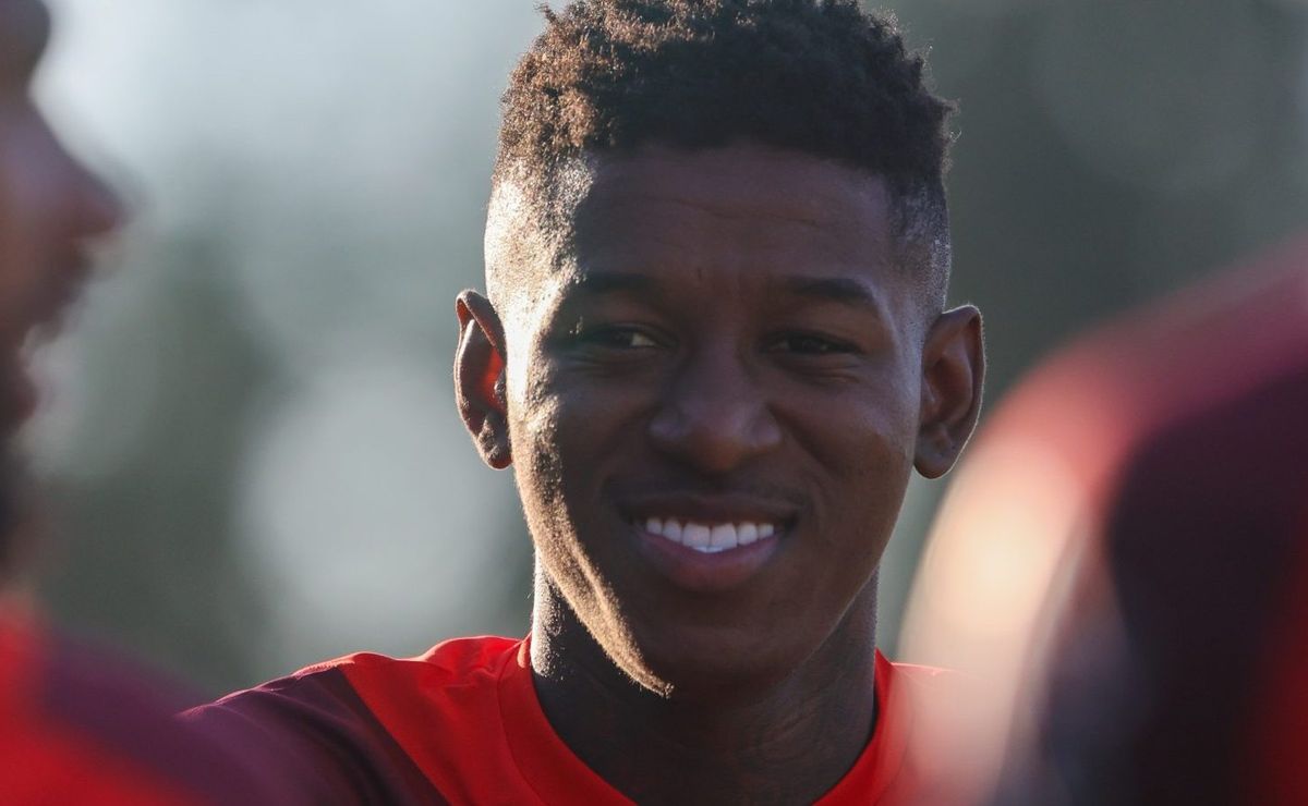 real betis faz novo contato e vai aumentar proposta para tirar vitão do internacional