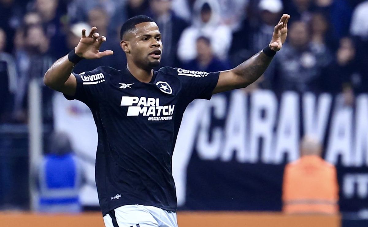 em noite dos irmãos romero, júnior santos rouba a cena em vitória do fogão fora de casa