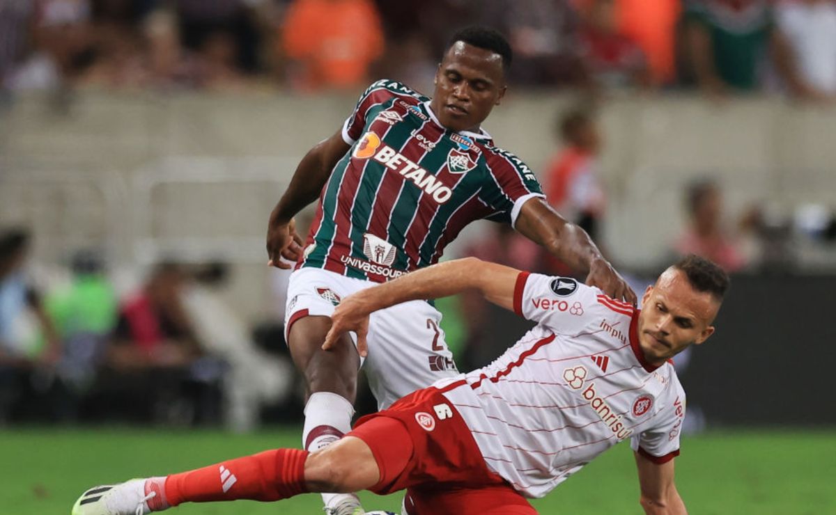 fluminense: fernando diniz estuda possibilidades para substituir arias; veja as opções