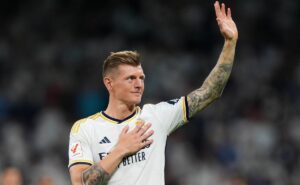 toni kroos se emociona com o título da champions league e revela bastidor da final