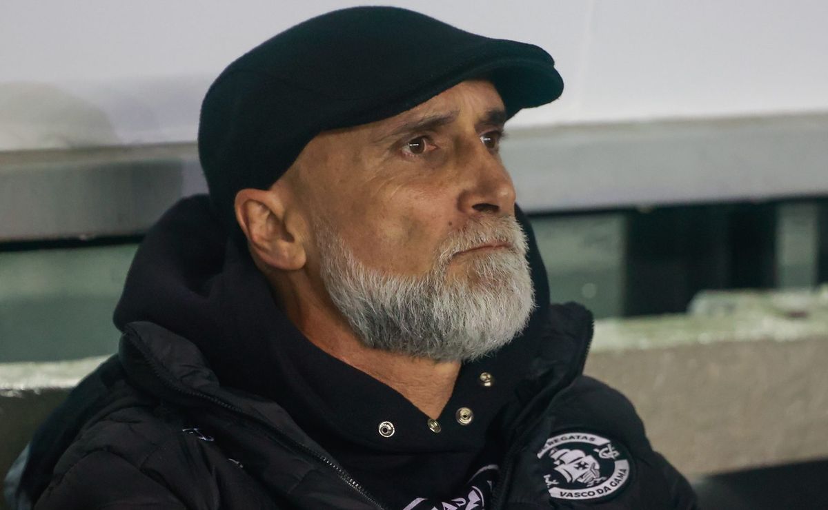 vasco toma decisão sobre demissão de Álvaro pacheco após mais uma derrota na série a