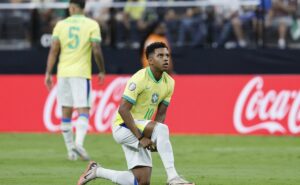rodrygo tem atuação apagada em vitória da seleção e vira assunto na web