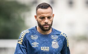 santos confirma nova lesão de guilherme e fasta atacante por mais um período preocupante