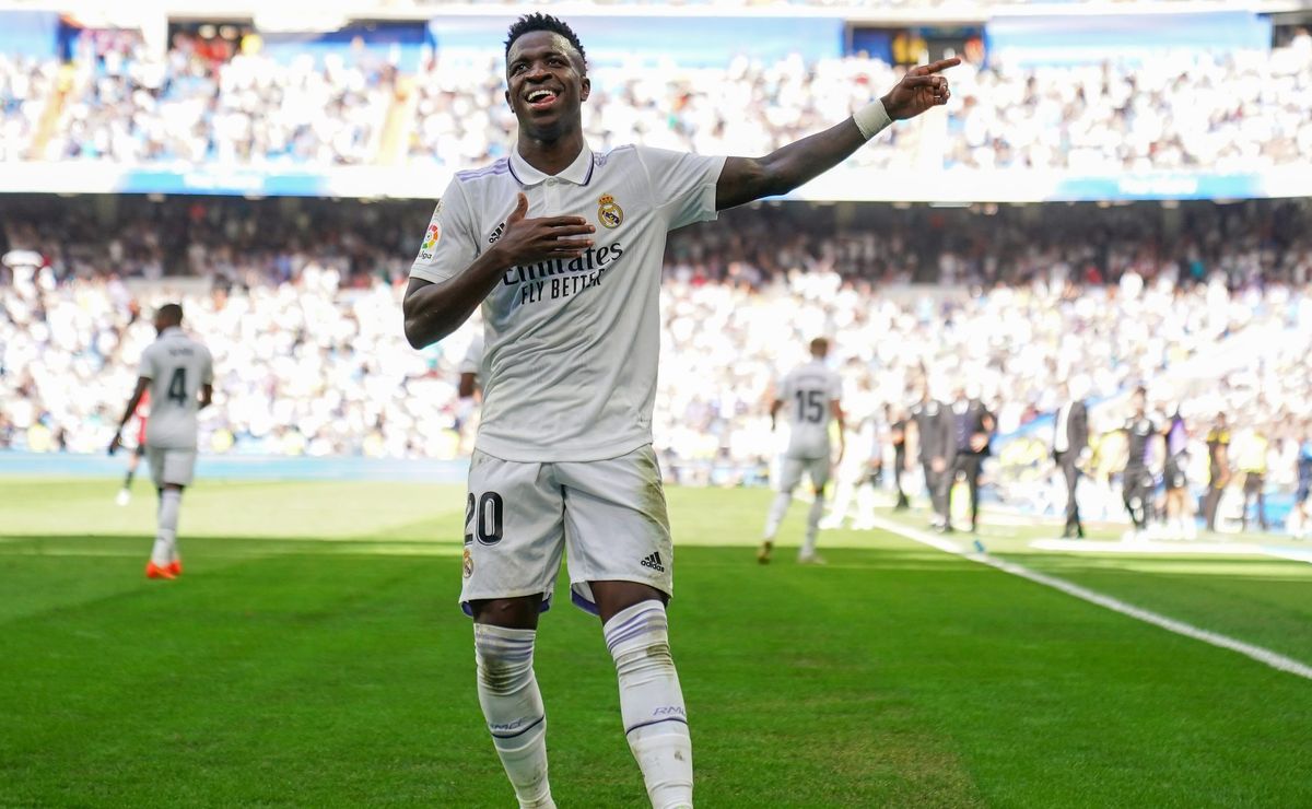 próximo bola de ouro? paulo césar vasconcelos ‘rasga’ elogios a vinicius júnior após título pelo real