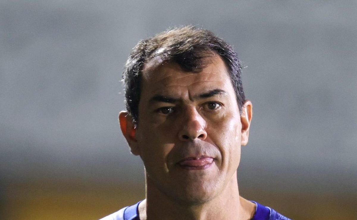 após derrota, torcida do santos pede demissões de carille e gallo: "precisam sair"