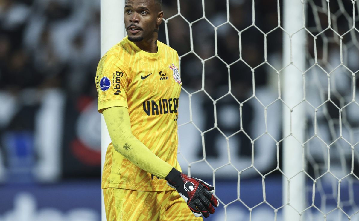 após saída de carlos miguel, grêmio pode negociar goleiro com corinthians 