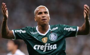 deyverson recebe contato e pode ser rival do palmeiras na libertadores