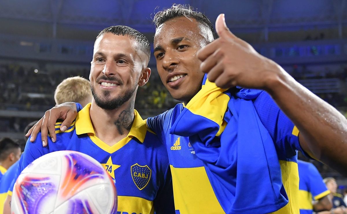 atacante ex boca juniors, sebastián villa, decide assinar com o santos para jogar a série b